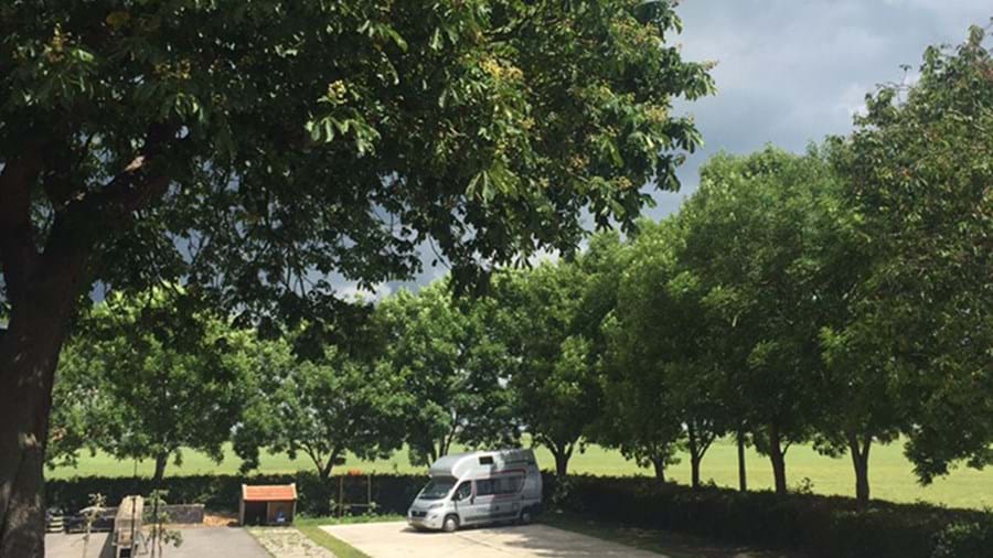 Zes nieuwe camper plaatsen geopend.